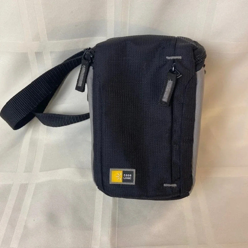 Case Logic Black Gray Compact Camera Bag Shoulder Strap Belt Loop Padded Case